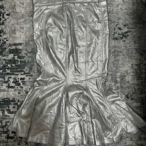 Norma Kamali Metallic Silver Midi Skirt - Picture 3 of 6